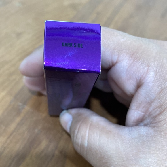 NWOT MAC Amplified Crème Semi Lustrous Full Coverage Lipstick Dark Side 0.1 oz - Picture 2 of 4